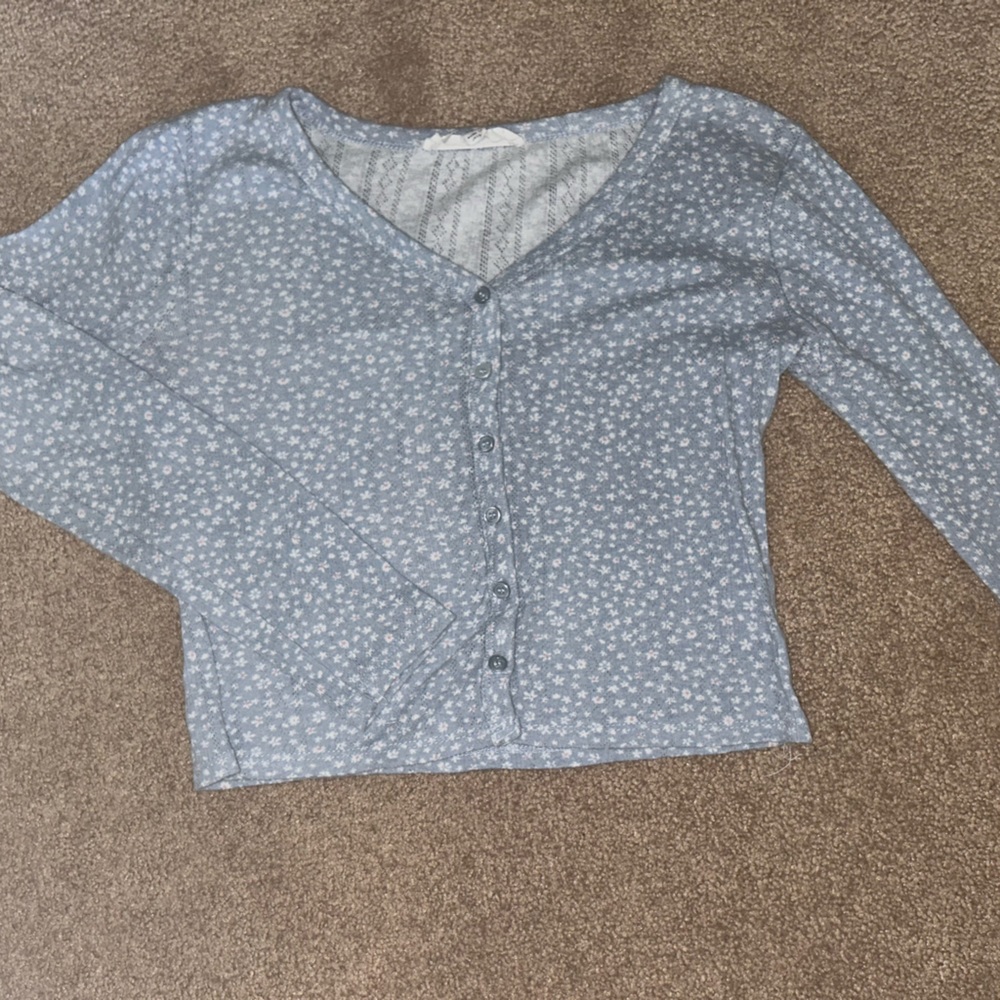 Button down long sleeve shirt size small